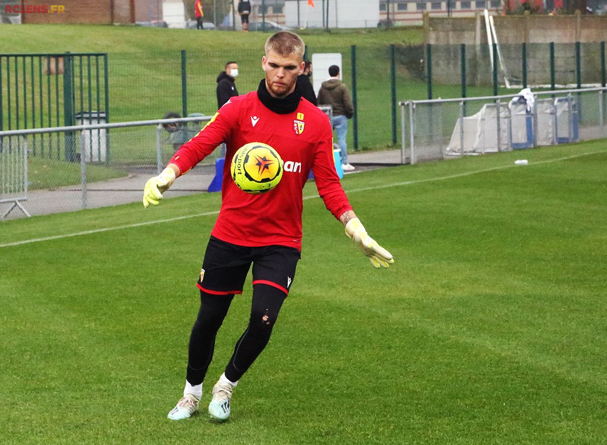 Ex espoir du RC Lens, Didier Desprez joue désormais aux îles Fidji, dans un club créé en 2025 !