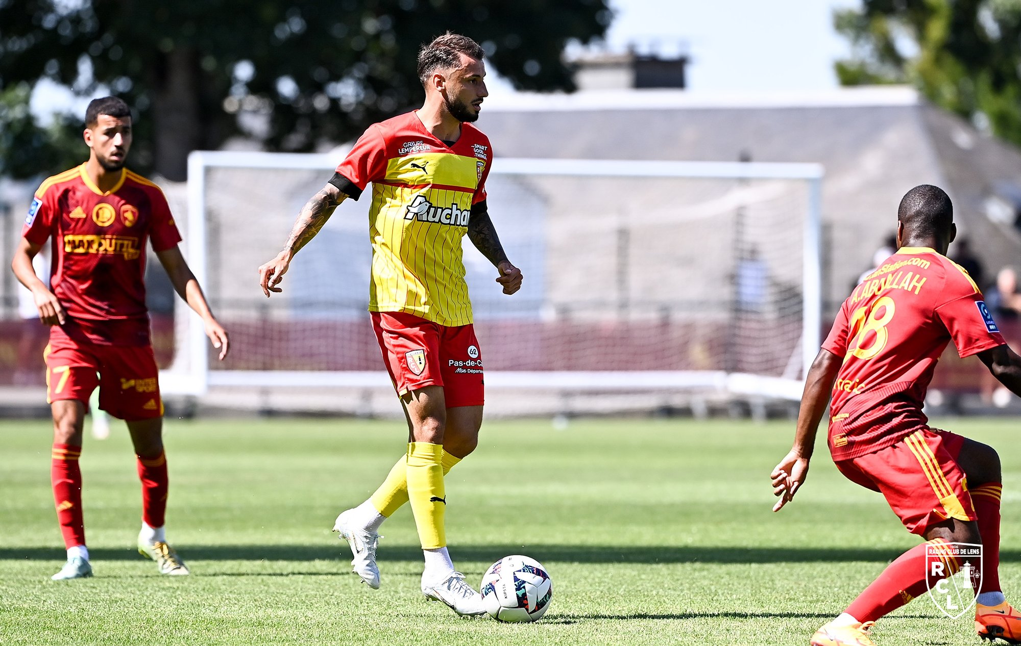 Les joueurs de Nice publient un communiqué, Jonathan Clauss également victime de violences