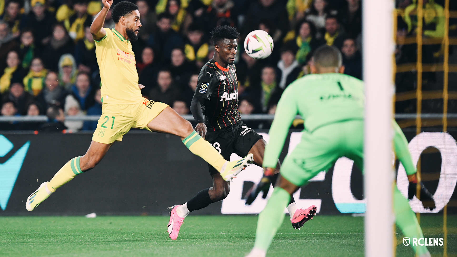 Ligue Conférence-8es de finale aller: Strasbourg met un pied en quart, Jhoanner Chavez privé de temps de jeu