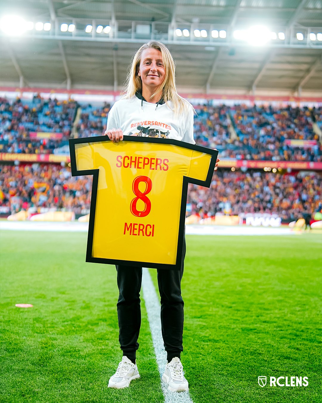 Marie Schepers 242501 – RCLensFoot.com