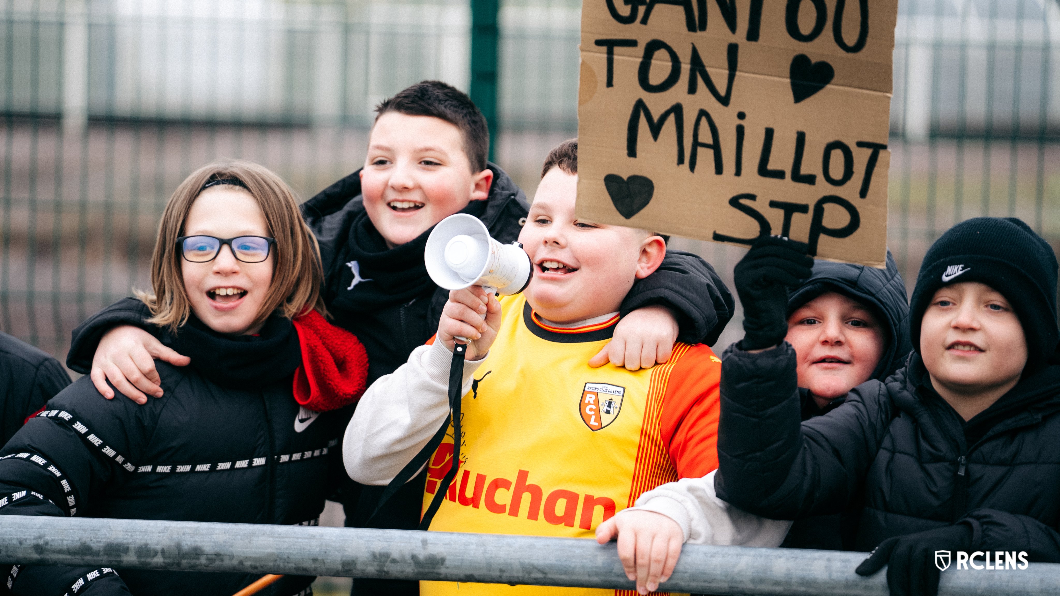 La séance des 𝐠𝐫𝐚𝐧𝐝𝐬 sous les yeux des plus 𝐩𝐞𝐭𝐢𝐭𝐬