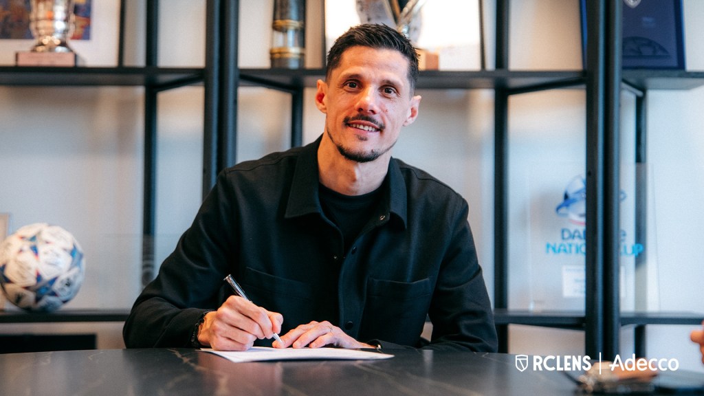 Pierre Sage sur la prolongation de Florian Sotoca : «Un message fort»