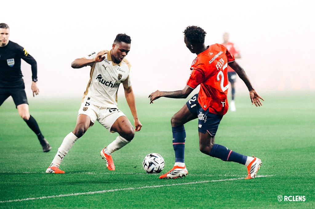 Totalement passés à côté de leur derby, les Sang et Or laissent filer le PSG