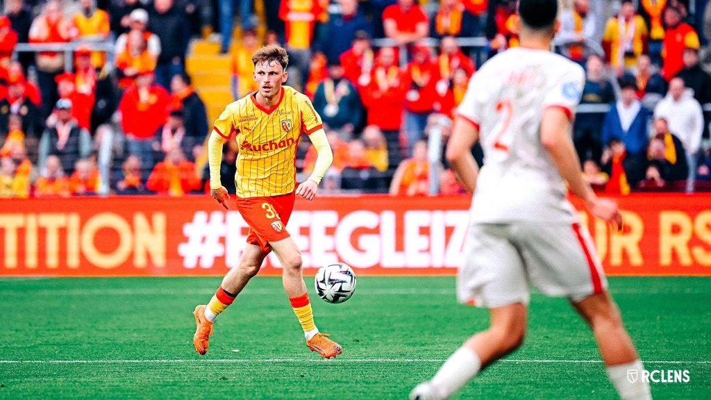 Non conservé par le RC Lens, Oscar Lenne devrait prendre la direction de Boulogne-sur-Mer